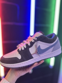 Nike Blanca con gris y celeste