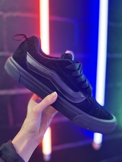 vans Knu total black