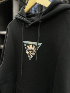 Hoddie CMMNTY negro flor de lotto - comprar online