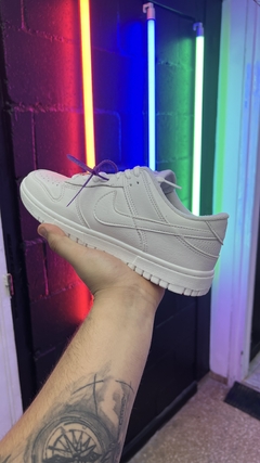 Nike SB total White