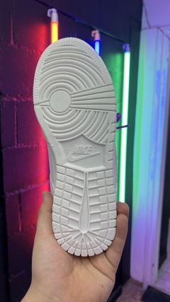 Nike SB total White en internet