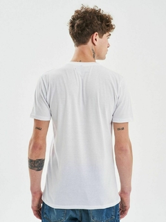 REMERA BASICA CUELLO REDONDO - urbano y dien