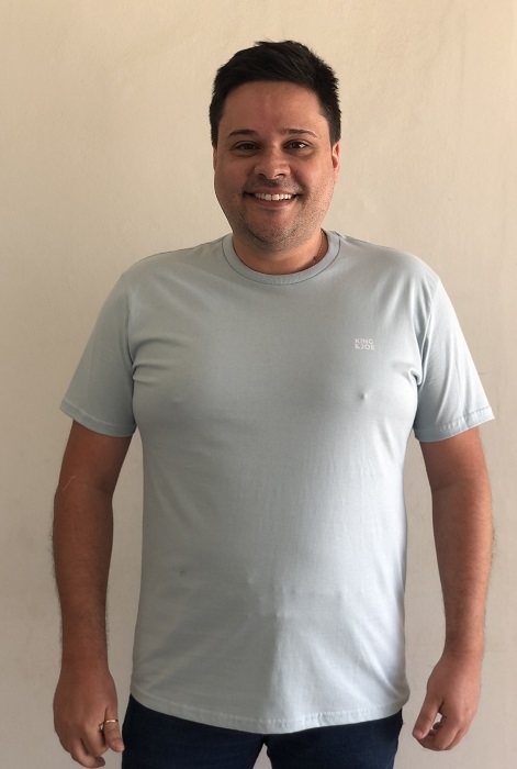 CAMISETA MASCULINA MALHA MANUSCRITO - KING & JOE