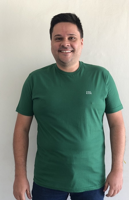 CAMISETA MASCULINA MALHA MANUSCRITO - KING & JOE