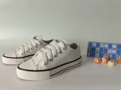 Zapatilla de lona infantil