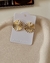 Brinco Botão Dourado - comprar online