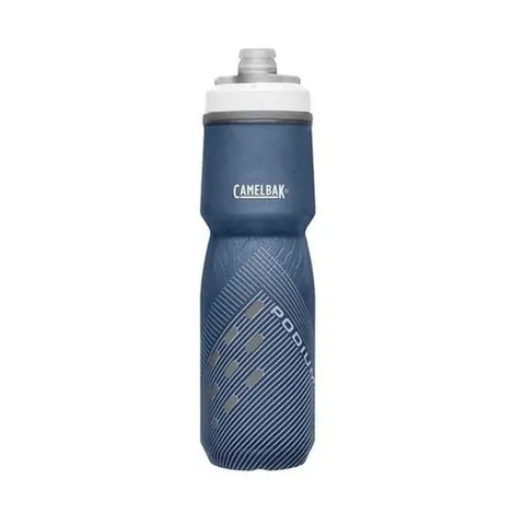 Garrafa de hidratação verde da marca CamelBak, modelo Podium Chill, com capacidade de 0,71L, edição 2019.