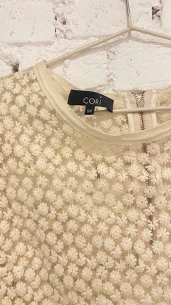 Blusa de renda transparente CORI - comprar online