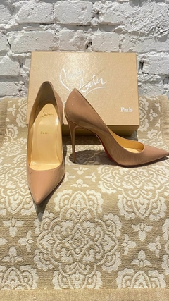 Sapato LOUBOUTIN número 39 Verniz Nude - comprar online