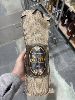 Cachaça do Vale da Canastra com Capa