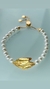 Pulseira de Pérola com Folha Trabalhada e Fecho Shambala Banho Ouro - comprar online