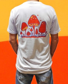 REMERA FUNGUS WHITE - FERPECTO