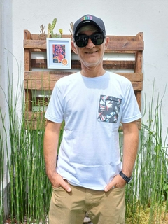 REMERA CON BOLSILLO BLANCA - FERPECTO