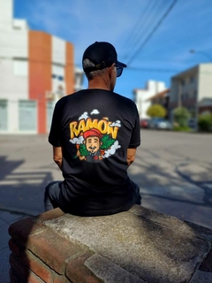 REMERA RAMON NEGRA Estampa Frente y Espalda