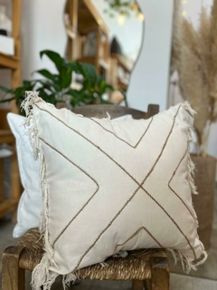 Almohadón cruz 50x50 - Namasté diseño y deco