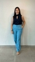 Blusa de regata gola alta com recortes na internet