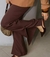 Calça com fenda na barra na internet