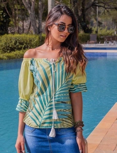Blusa Feminina Estampa Folhas M