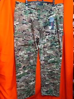 calça cargo camuflada