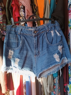 Short jeans feminina