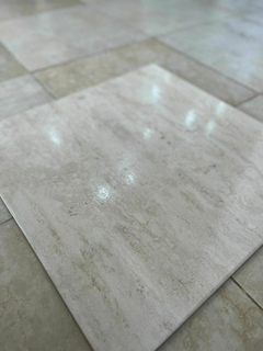 TRAVERTINO MARFIL 56x56 C:2.17M2 - CLACE REVESTIMIENTOS