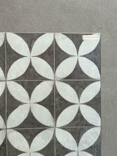 FLOWER WHITE 45X45- C:2.05m2 en internet