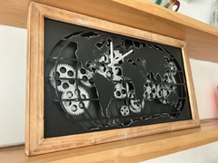 Reloj Mapamundi con engranajes