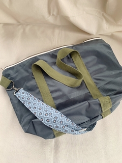 Bolso gris impermeable en internet