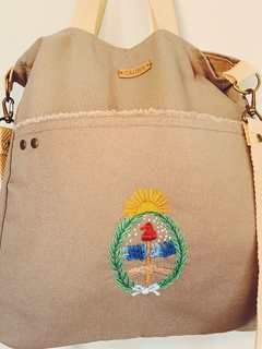 Bolso matero bordado - comprar online