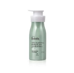 TODO DÍA CREMA PARA EL CUERPO HOJAS DE LIMÓN Y GUANÁBANA x400ml