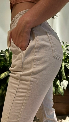 Calça jogger na internet