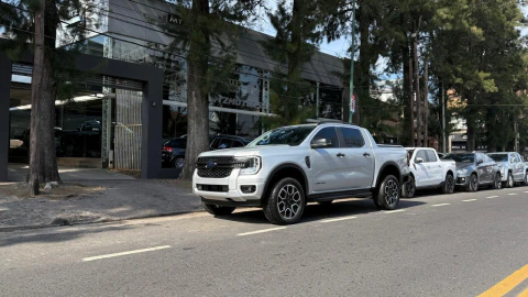 FORD RANGER V6 LIMITED PLUS 2025 6.270KM EN GARANTIA 4X4 U/MANO