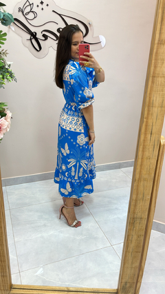 Vestido midi envelope em crepinho na internet