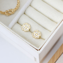 Brinco trevo cravejada banhado a ouro 18K