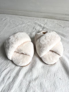 Pantuflas Cruzadas - Seducción