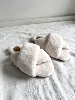 Pantuflas Cruzadas
