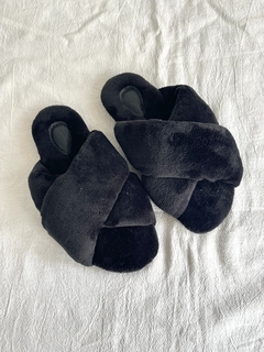 Pantuflas Cruzadas en internet