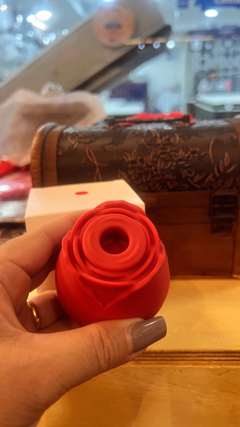 Magic Rose , massageador em formato de rosa com 10 modos de pulsação