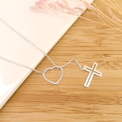 COLLAR CORBATERO CON CORAZON Y CRUZ