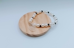 Pulsera Claudette - perlas chicas