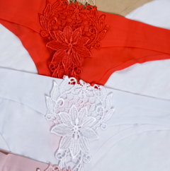 KIT Calcinha 3 pçs Feminina Fio Dental Estampa Flor Lingerie Sexy Cintura Baixa