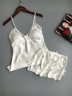 Conjunto de dormir, short e blusinha na internet