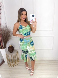 Conjunto saia e blusa na internet