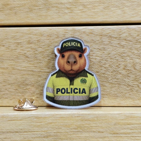 Pin Capibara Policia - comprar en línea