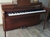 PIANO ACÚSTICO VERTICAL COMPACTO YAMAHA USADO - Ghost Instrumentos Musicais