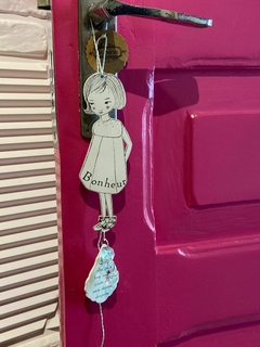Pingente para porta menina bonheur (felicidade)