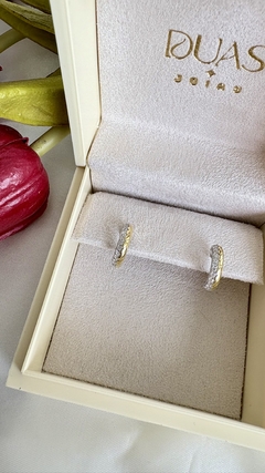 Argola duo b.de ouro e ródio cravejada - comprar online