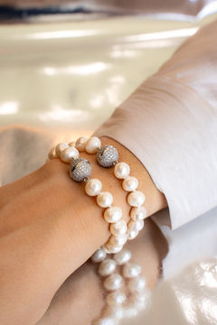 PULSEIRA PÉROLAS FECHO IMÃ CRAVEJADO - comprar online