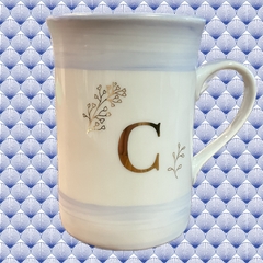 Caneca porcelana inicial em ouro e aquarela - comprar online