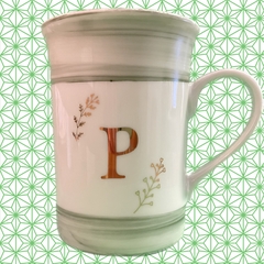 Caneca porcelana inicial em ouro e aquarela